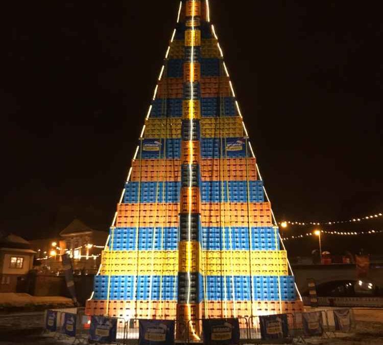 Statik für größten Bierkasten-Christbaum – Weltrekord!